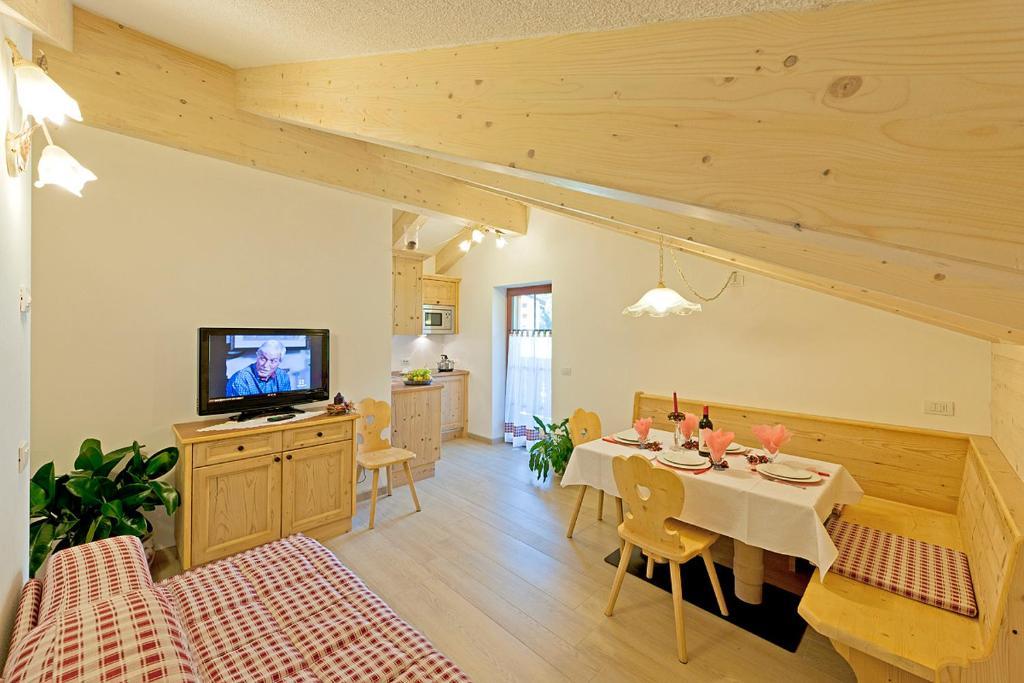 Cesa Melester Campitello di Fassa Ruang foto