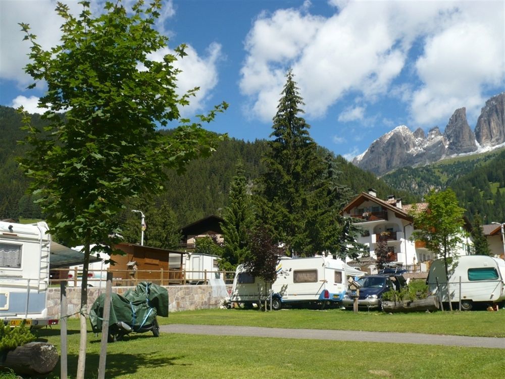Cesa Melester Campitello di Fassa Bagian luar foto